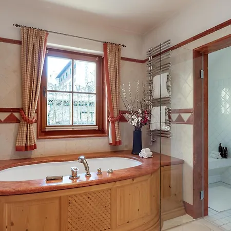 Exclusive Tyrolean Near Lifts, Cleaning Included Apfeldorf