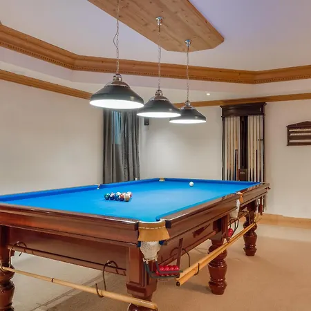 Exclusive Tyrolean Near Lifts, Cleaning Included Villa *