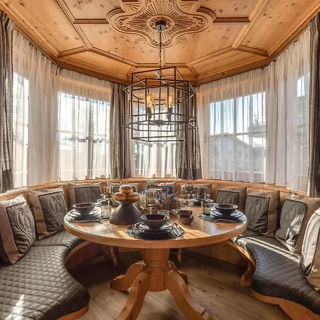 Exclusive Tyrolean Near Lifts, Cleaning Included Villa